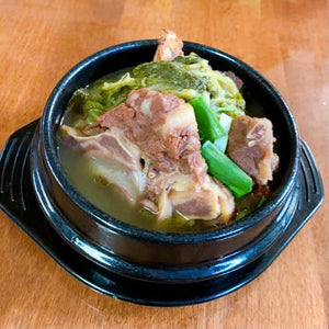 A6. Ppyeohaejangguk (Beef Bone Cabbage Soup) Meal